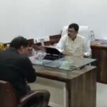 मुंबई ऑफिस विवाद बिहारी प्रबंधक