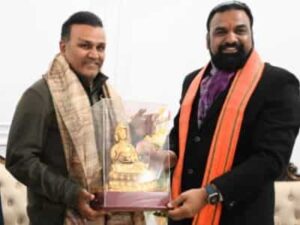 virender-sehwag-meets-samrat-choudhary